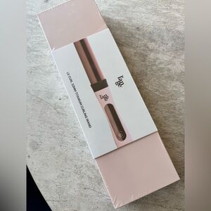 L’angu 1.25 Curling Wand - Blush